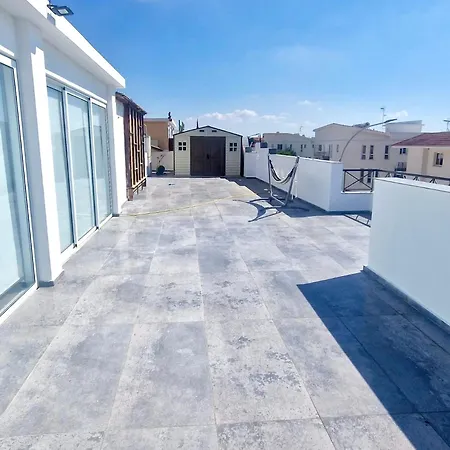 Charming Penthouse With Ocean Views And Private Parking