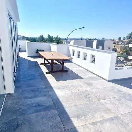 Charming Penthouse With Ocean Views And Private Parking Bed & Breakfast Voroklini