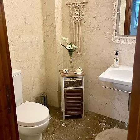 Charming Penthouse With Ocean Views And Private Parking 4* בורוקליני